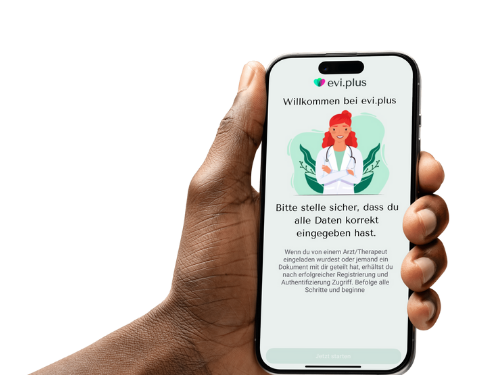 Eine Hand hält ein Telefon mit dem Startbildschirm der Evi-App