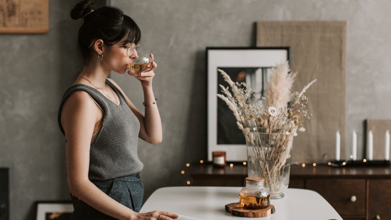 FOTO · Kräutertee in Gläsern · 16:9 · 800×450