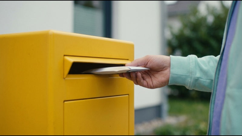 FOTO · Umschlag im Briefkasten · 16:9 · 800×450